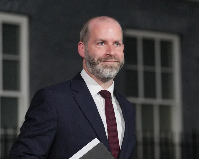 Business secretary Jonathan Reynolds outside Downing Street