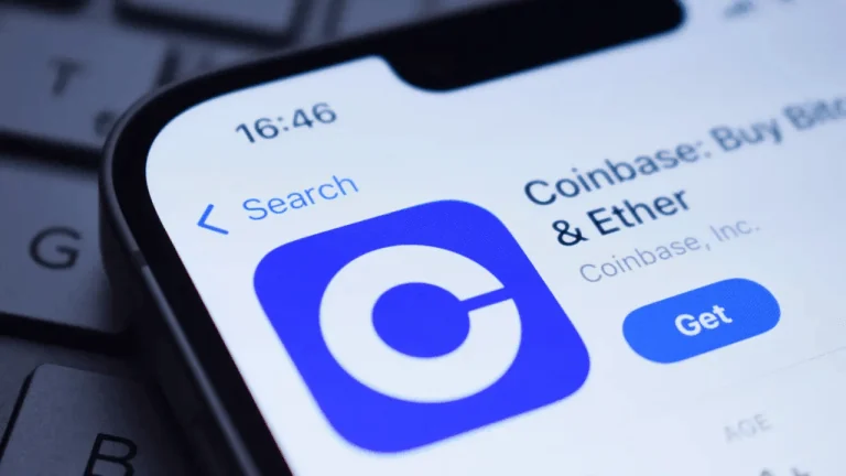 Illustration of customer data security risks involving Coinbase and a third-party analytics provider