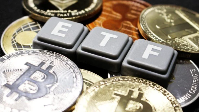 Illustration of bitcoin and cryptocurrency ETF fund flows
