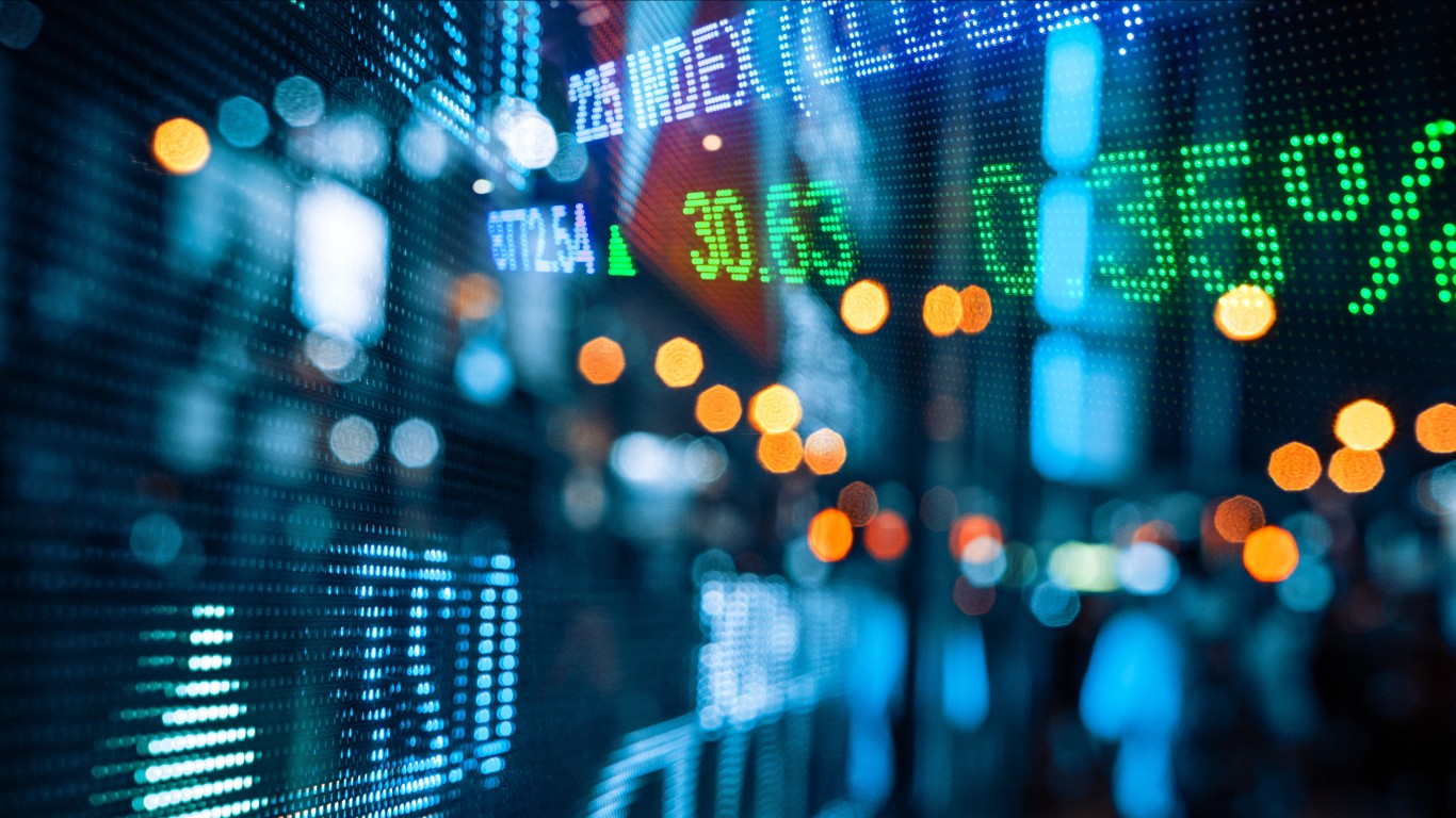 Conceptual illustration contrasting advancing stocks with a declining market index